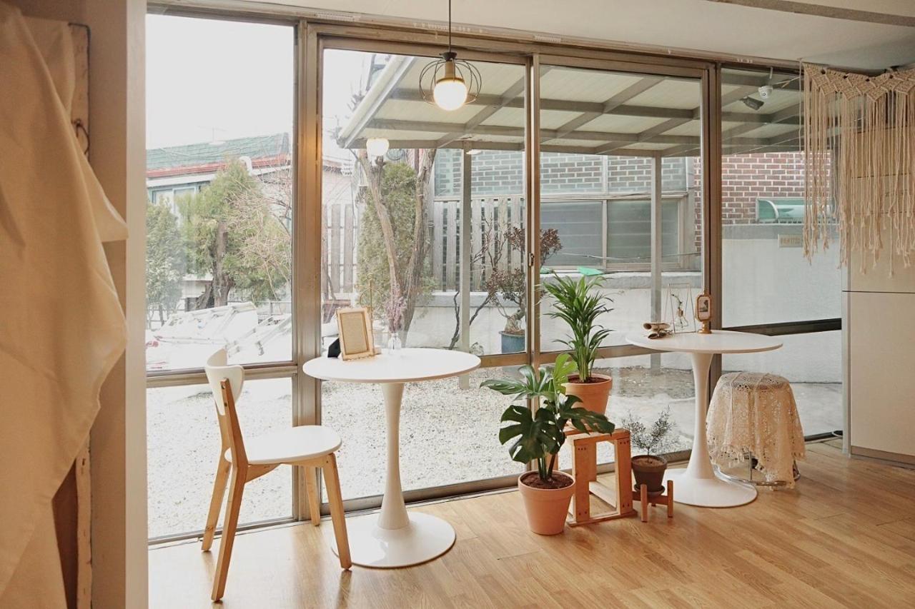 White Story Hostel Seoul Ngoại thất bức ảnh
